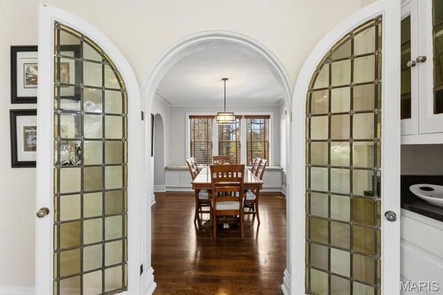 7407 Buckingham Drive, Clayton, MO 63105