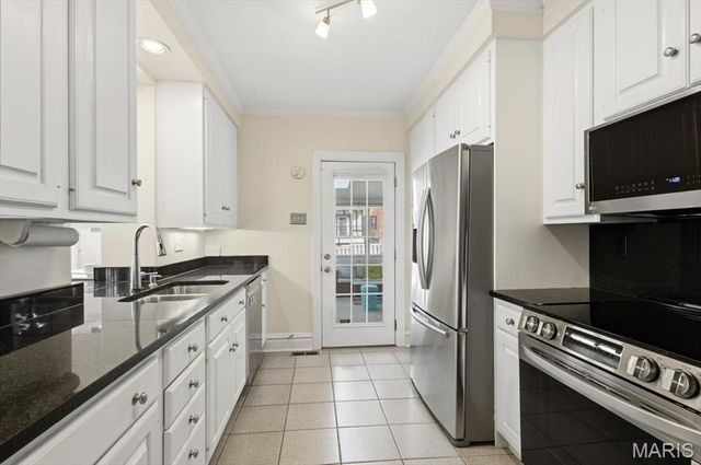 7407 Buckingham Drive, Clayton, MO 63105