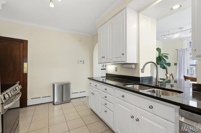 7407 Buckingham Drive, Clayton, MO 63105