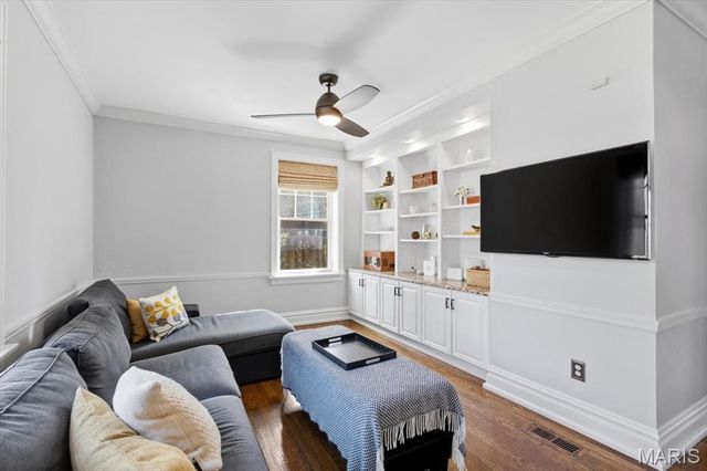 7407 Buckingham Drive, Clayton, MO 63105