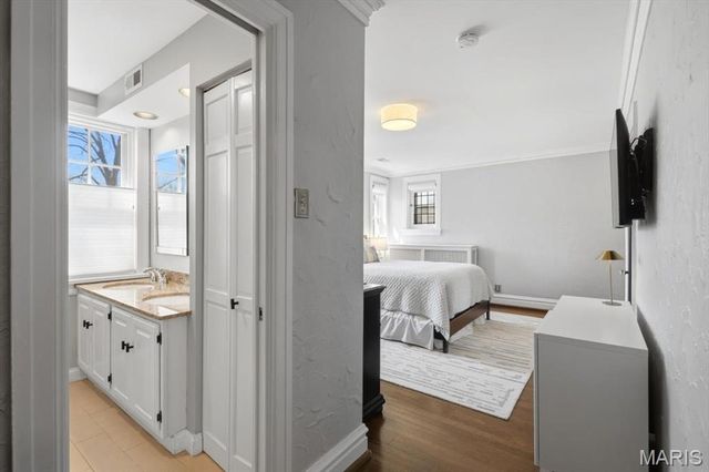 7407 Buckingham Drive, Clayton, MO 63105