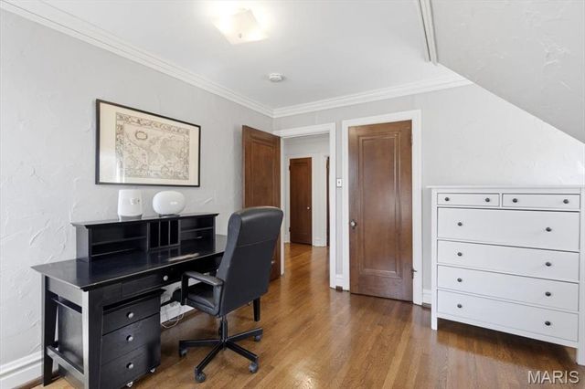 7407 Buckingham Drive, Clayton, MO 63105