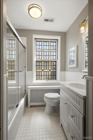 7407 Buckingham Drive, Clayton, MO 63105