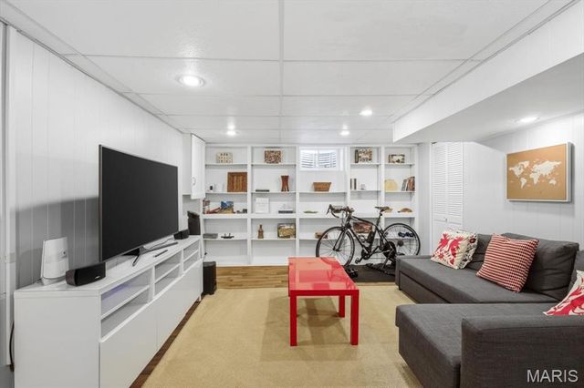 7407 Buckingham Drive, Clayton, MO 63105