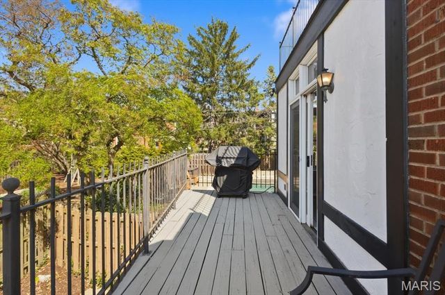 7407 Buckingham Drive, Clayton, MO 63105