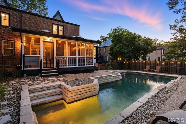 7407 Buckingham Drive, Clayton, MO 63105