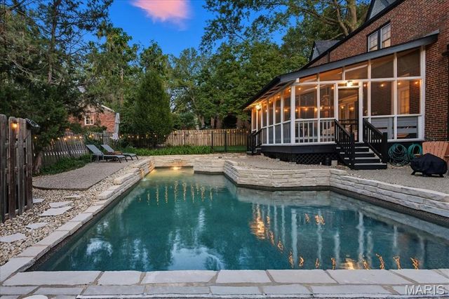 7407 Buckingham Drive, Clayton, MO 63105