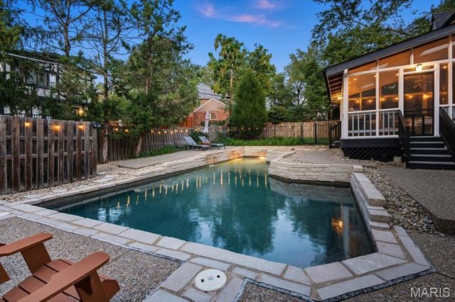 7407 Buckingham Drive, Clayton, MO 63105