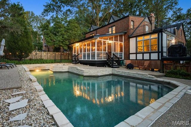 7407 Buckingham Drive, Clayton, MO 63105