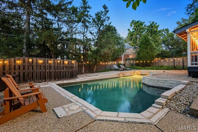 7407 Buckingham Drive, Clayton, MO 63105