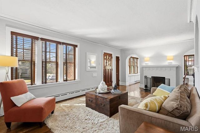 7407 Buckingham Drive, Clayton, MO 63105