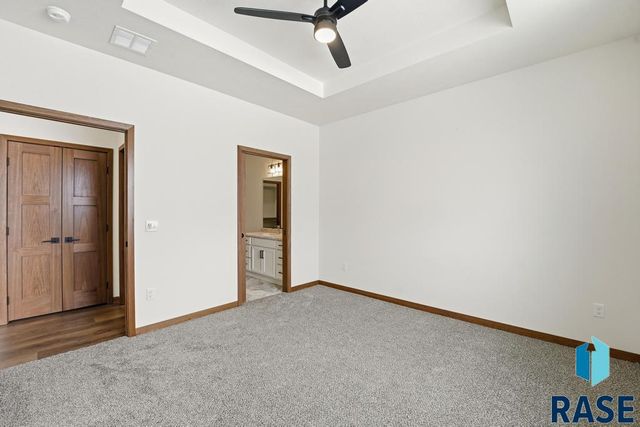 6215 S Hunt Pl Place, Sioux Falls, SD 57106