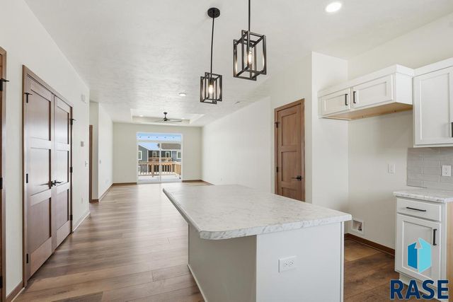 6215 S Hunt Pl Place, Sioux Falls, SD 57106