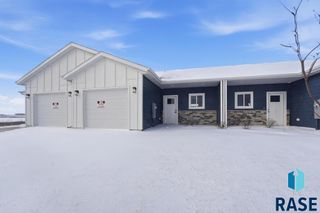 6215 S Hunt Pl Place, Sioux Falls, SD 57106