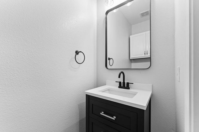 292 Housefinch LOOP, Leander, TX 78641