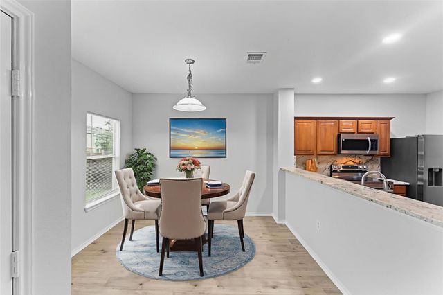 292 Housefinch LOOP, Leander, TX 78641