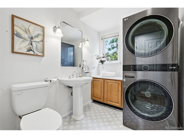 7045 W 33rd Ave, Wheat Ridge, CO 80033