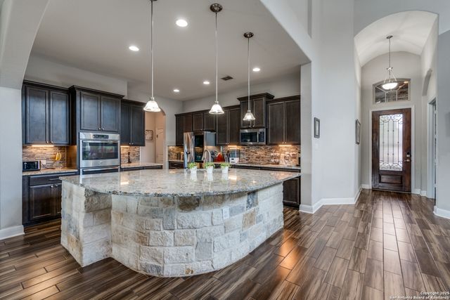 813 rye moon, Cibolo, TX 78108
