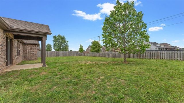 1704 Been Road, Bentonville, AR 72713