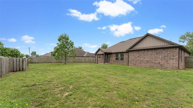 1704 Been Road, Bentonville, AR 72713