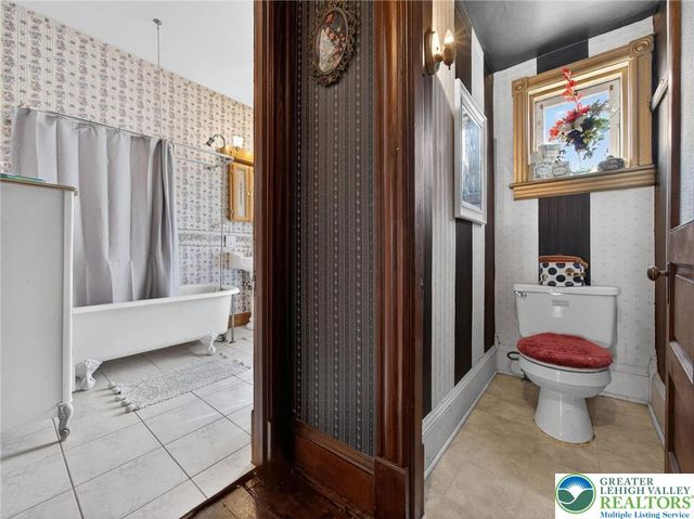 231 Main Street, Slatington Boro, PA 18080