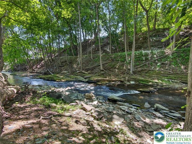 231 Main Street, Slatington Boro, PA 18080