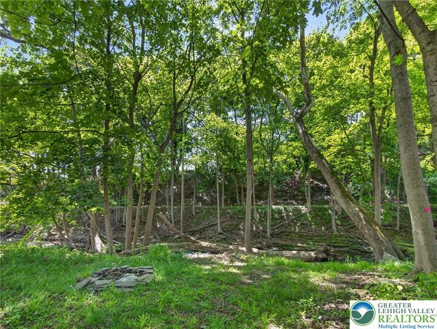 231 Main Street, Slatington Boro, PA 18080