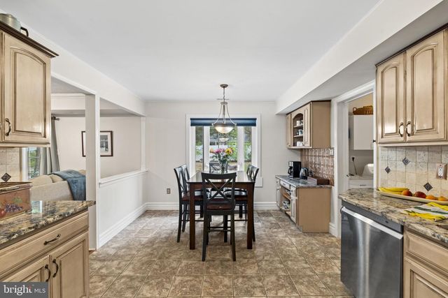 64 LUPUS LN, Sewell, NJ 08080