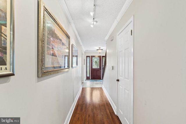 64 LUPUS LN, Sewell, NJ 08080