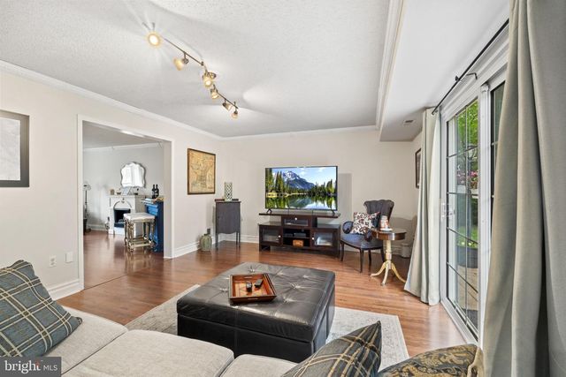 64 LUPUS LN, Sewell, NJ 08080