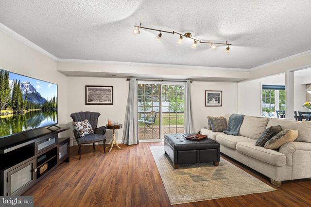 64 LUPUS LN, Sewell, NJ 08080