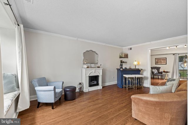 64 LUPUS LN, Sewell, NJ 08080