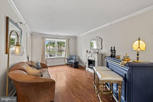 64 LUPUS LN, Sewell, NJ 08080