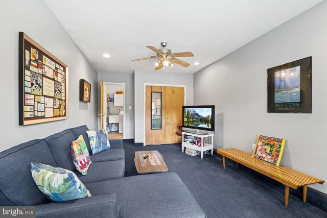 64 LUPUS LN, Sewell, NJ 08080