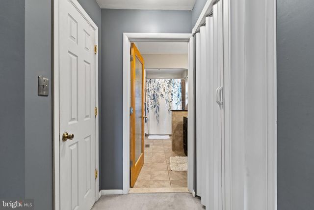 64 LUPUS LN, Sewell, NJ 08080