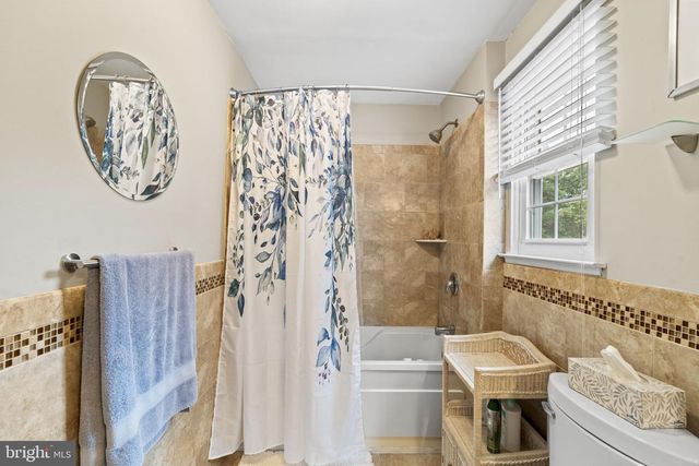 64 LUPUS LN, Sewell, NJ 08080