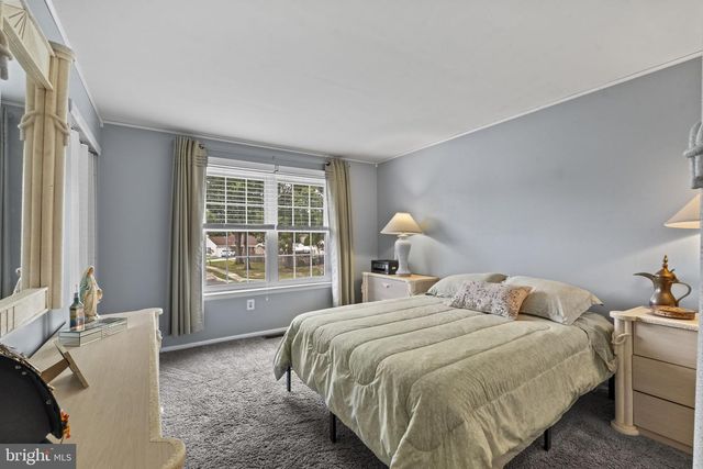 64 LUPUS LN, Sewell, NJ 08080