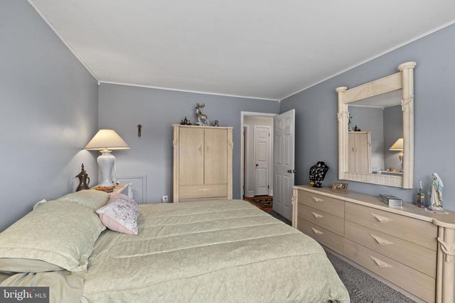 64 LUPUS LN, Sewell, NJ 08080
