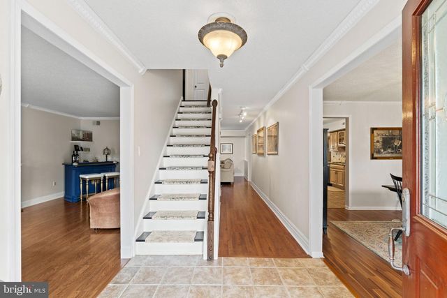 64 LUPUS LN, Sewell, NJ 08080