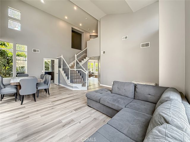 3032 Obsidian Court, Simi Valley, CA 93063