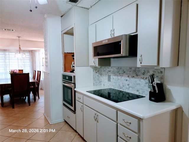 1408 Country Manor Road, Fort Worth, TX 76134