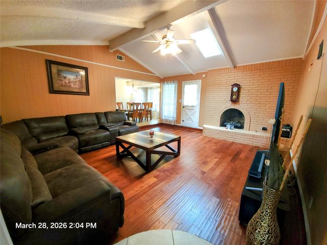 1408 Country Manor Road, Fort Worth, TX 76134