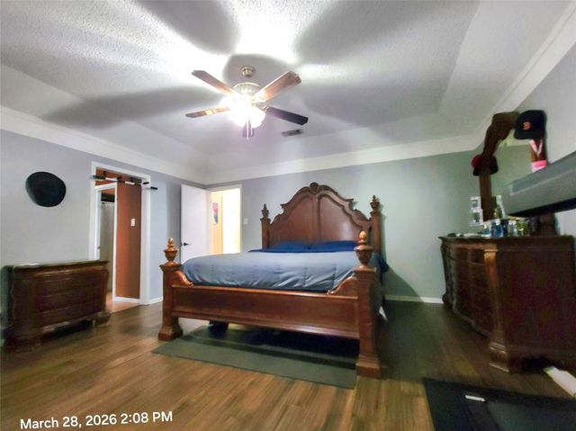 1408 Country Manor Road, Fort Worth, TX 76134