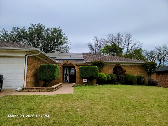 1408 Country Manor Road, Fort Worth, TX 76134