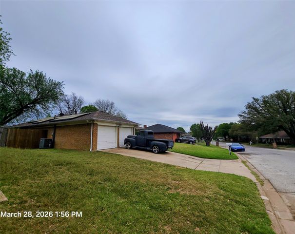 1408 Country Manor Road, Fort Worth, TX 76134
