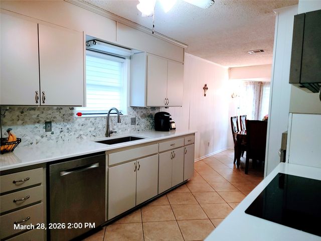 1408 Country Manor Road, Fort Worth, TX 76134