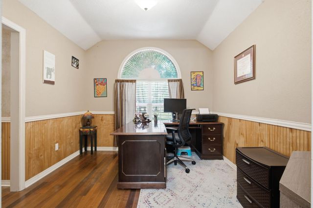 223 Pin Oak Lane, Magnolia, TX 77354