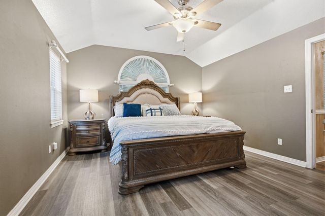 223 Pin Oak Lane, Magnolia, TX 77354