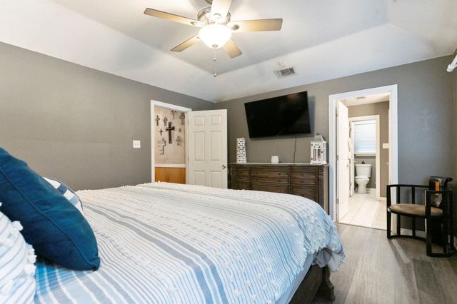 223 Pin Oak Lane, Magnolia, TX 77354