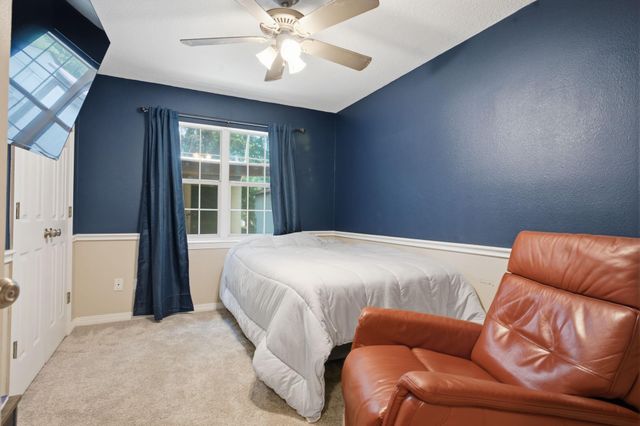 223 Pin Oak Lane, Magnolia, TX 77354